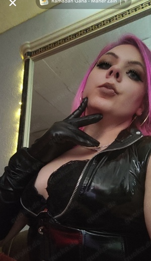 Eine Welt der dominanz und Bizzalady am in Karlsruhe in Karlsruhe Büro 5 Bild 7