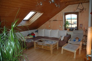 Tolle 3,5 Zi. DG Wohnung in Holzgerlingen 1125.- Euro warm  Keine Tiere Bild 3