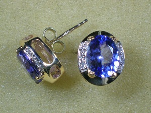 NEU: Ohrstecker 585 Gold 4,5 Carat AAA-Tansanit + Brillanten