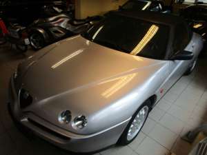 Alfa Romeo Spider 2.0 16V T.Spark L Bild 2