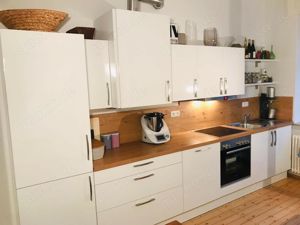 Neuwertige Küche weiß Hochglanz 