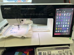 Pfaff Creative Sensation Näh- und Stickmaschine-