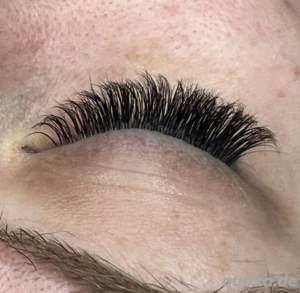 Modelle für Wimpernverlängerung