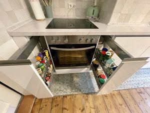 Traumhafte Küche mit Elektrogeräten, Kühlschrank und Mikrowelle Bild 5