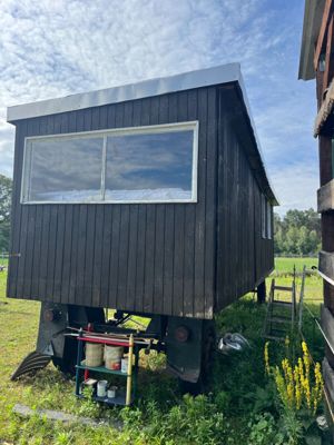 Schöner alter ausgebauter Bauwagen
