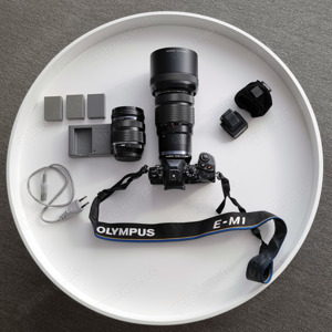 Olympus OM-D E-M1   Top Zustand | 2 Objektive | Blitz | Zubehör