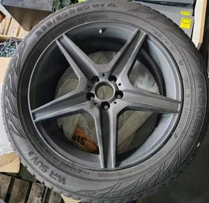 Vier Reifen von Nokian WR SUV 3 mit Felgen 265 50 R 20