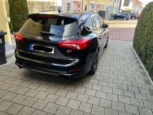 Ford Focus Turnier 2.3 EcoBoost SS ST mit Styling-Paket Bild 4