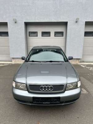 Audi A4 Oldtimer Bild 2