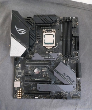 Intel i7 9700K + ausus rog strix Z390-E GAMING 