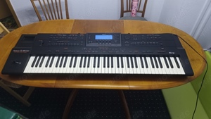 Roland G800 Arranger Workstation Keyboard