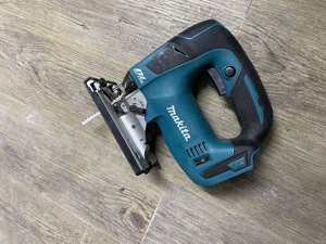 Makita Stichsäge mit Akku 