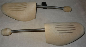 SS5 Schuhspanner Holz Gr. 44-45=6 Spiralfeder Echtholz kaum benutzt einwandfrei erhalten Schuhe Spa Bild 4