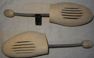 SS5 Schuhspanner Holz Gr. 44-45=6 Spiralfeder Echtholz kaum benutzt einwandfrei erhalten Schuhe Spa Bild 5