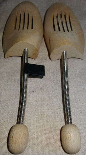 SS5 Schuhspanner Holz Gr. 44-45=6 Spiralfeder Echtholz kaum benutzt einwandfrei erhalten Schuhe Spa Bild 7