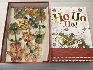 ERZGEBIRGE, VEB VERO OLBERNHAU, Alter Christbaumschmuck, 50 Holzspan Anhänger, Baumschmuck