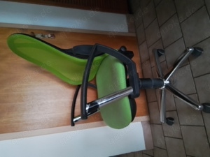 Grüner Schreibtisch Stuhl Bild 3