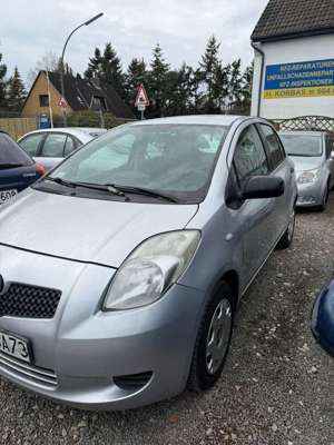 Toyota Yaris 1.0 VVT-i Bild 2