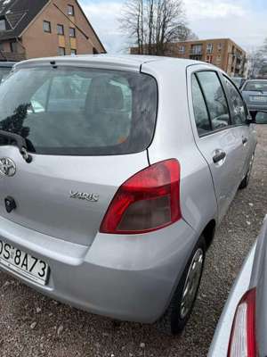 Toyota Yaris 1.0 VVT-i Bild 5