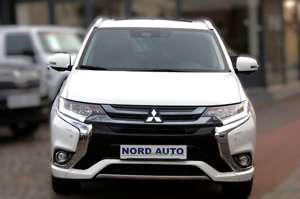 Mitsubishi Outlander PHEV TOP 4WD Leder/Navi+Cam/Ahk Bild 2