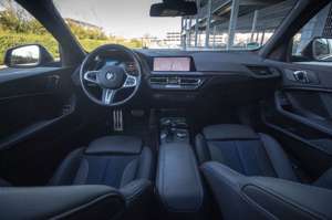 BMW 120 i Lim. Aut.*M Sport*KAM*PANO*LRH*AppleCarPlay Bild 2