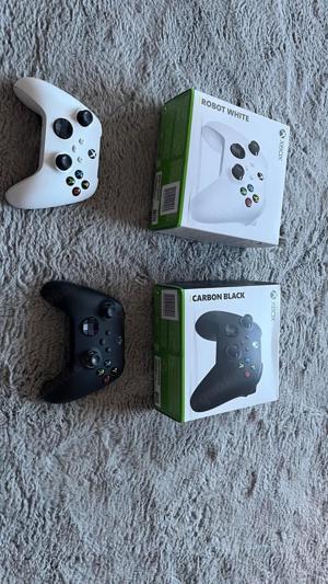 ASUS ROG Strix G17 AMD Ryzen 9 7945HX NVIDIA GeForce RTX 4070 8GB (128 Bit) 32GB Bild 8