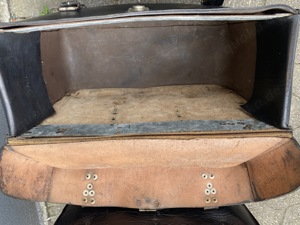 Motorradkoffer aus Leder Bild 6