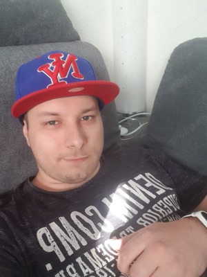 34-jähriger Mann auf der Suche nach einer ehrlichen und liebevollen Partnerschaft Bild 3