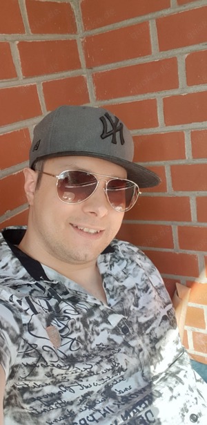 34-jähriger Mann auf der Suche nach einer ehrlichen und liebevollen Partnerschaft Bild 5