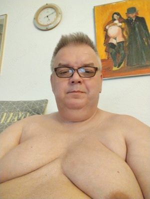 Sonntag 28.6.25 ficktag bei mir privat Zuhause bin ein dickes passives Männer Luder suche aktive. Bild 5