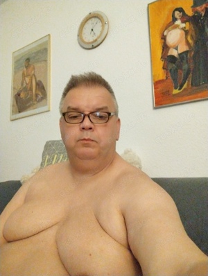 Frank 58 ja dick schwul passiv suche aktive Mann Männer täglich ab 15 Uhr Ende offen besuchbar lust