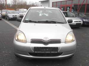 Toyota Yaris 1.3 linea sol.KLIMA .ALUFEL+ALLWETERREIFEN,5TÜR