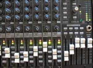Mackie 1604 VLZ PRO 20 Kanal 19" Mixer 4 Buss 4 Sub 4 Band EQ  Bild 4