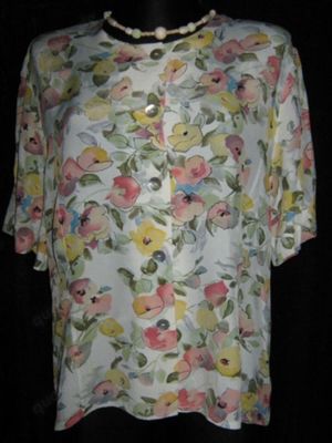 NEU Blumen * Blüten Flower- Power * Kragenlose * DESIGNER * Halbarm Bluse Gr. 42-44,46  M-L  Pastell