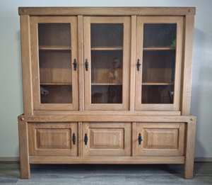 Vitrine Eiche massiv, geschrubbt. Echte Schreinerarbeit.