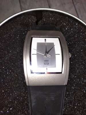 Verkaufe Bosch Uhr mit Batterie....