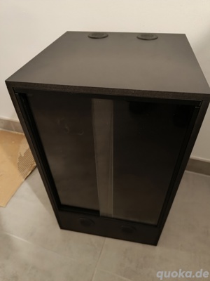 Kunststoff Terrarium 30x30x50 cm schwarz
