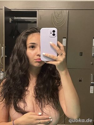 verfügbar für ein bezahltes Vergnügen. Interessiert? Treten Sie mir privat auf WhatsApp4915510502631