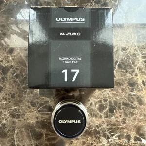 Olympus M.Zuiko Digital EW-M1718 17 mm F 1.8 MFT Objektiv (Silber) - WIE NEU Bild 4