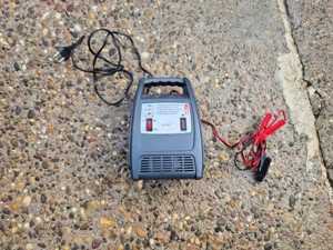 Batterieladegerät Profi 6A 12V Unitec