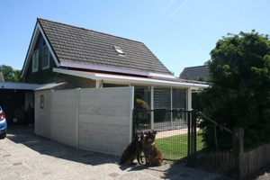 Ferienhaus in Ouddorp  NDL für 2 - 6 Personen mit komplett eingezäunten Garten, Sauna, strandnah