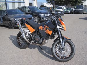 KTM 690 SM LC4 Akrapovic neue Reifen Bild 2