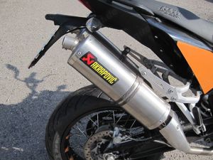 KTM 690 SM LC4 Akrapovic neue Reifen Bild 5