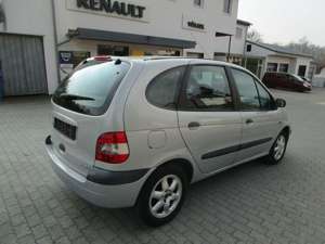Renault Scenic 1.6 16V RT Bild 2