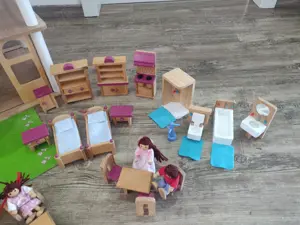 Puppenhaus aus Holz  Bild 3