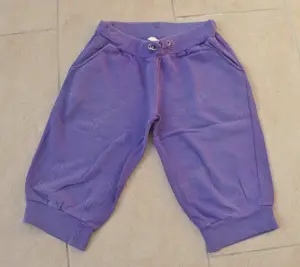 Jogginghose knielang lila 152 (11-12J)