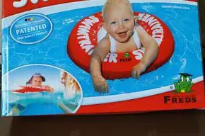 Schwimmhilfe für Babys