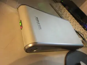 Schickes externes Festplattengehäuse 3,5 USB mit Netzteil