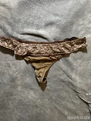 Getragene Höschen einer echten feuchten Milf Bild 3