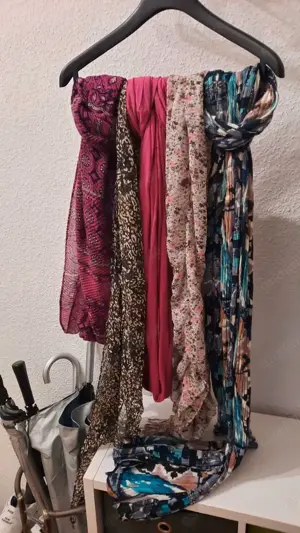 5x Damen Halstuch Schal Tuch Kopftuch Stola neuwertig